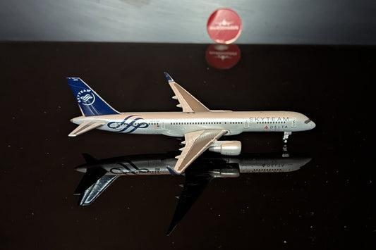 1:400 Delta Air Lines B757-200 N717TW "Skyteam Livery" Gemini Jets