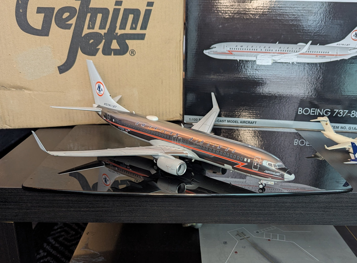 1:100 American Airlines B737-800 “Retro AstroJet Livery” Gemini100