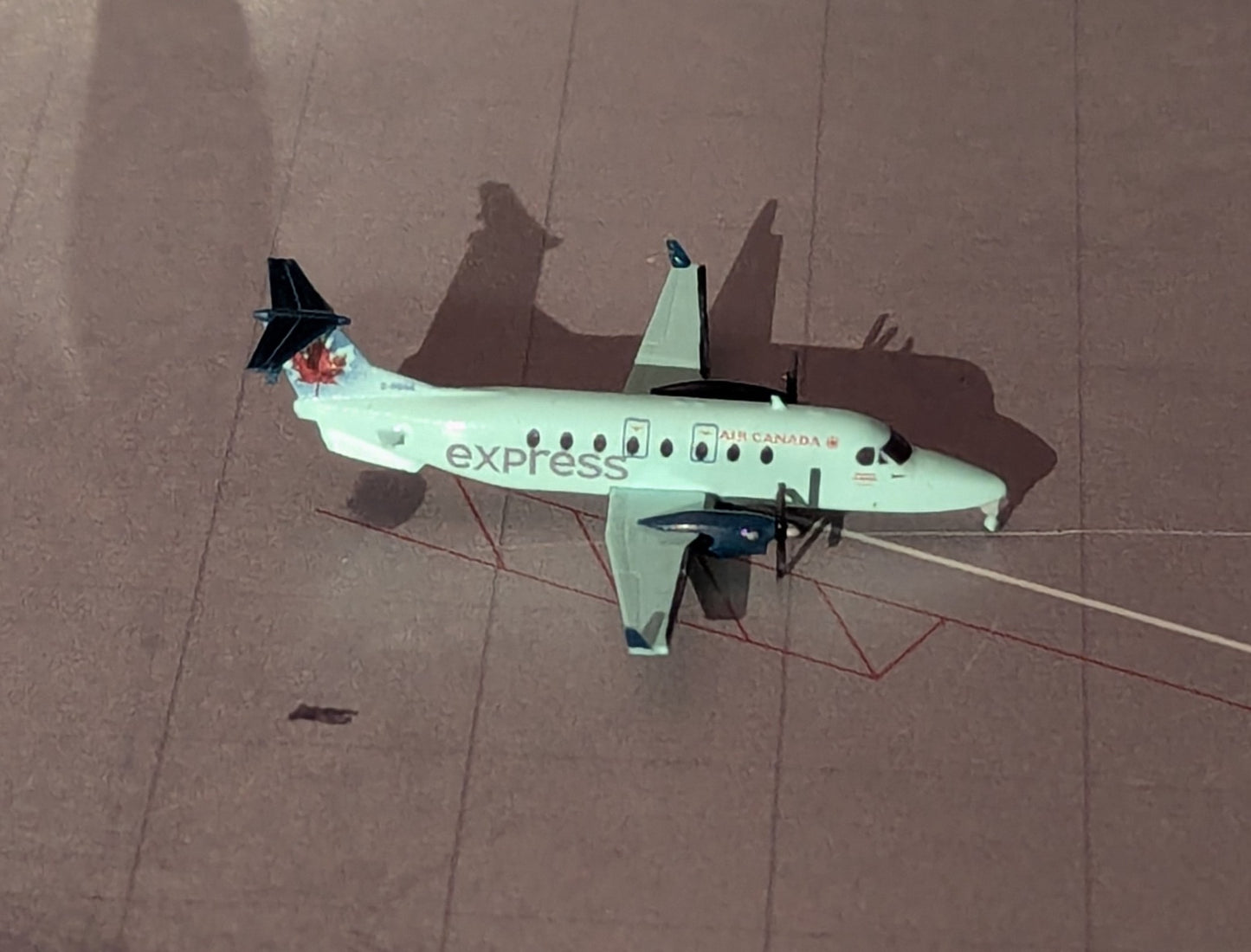 1:400 Air Canada Express Beechcraft 1900D 3D Design Deck