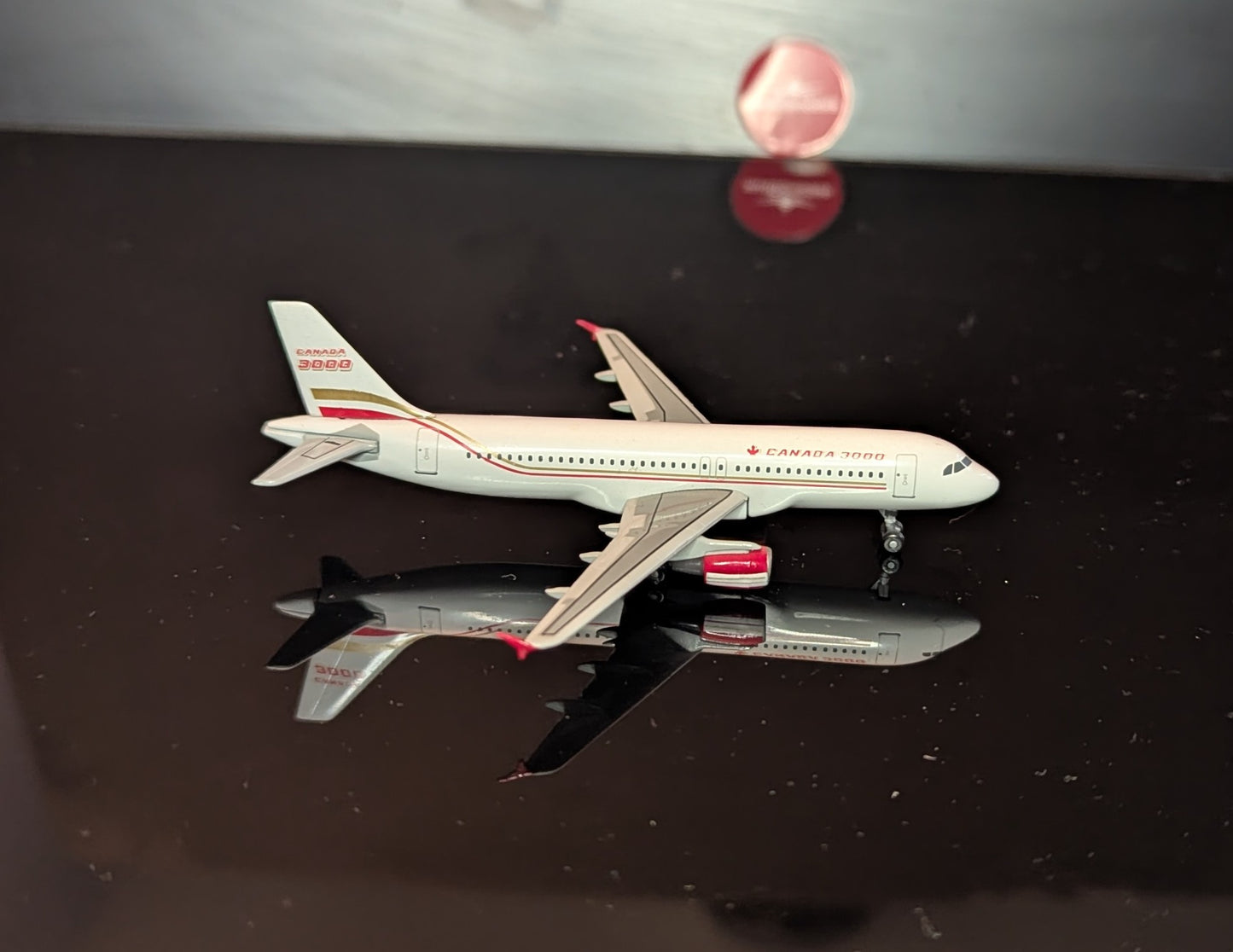 1:400 Canada 3000 A320-200 Dragon Wings