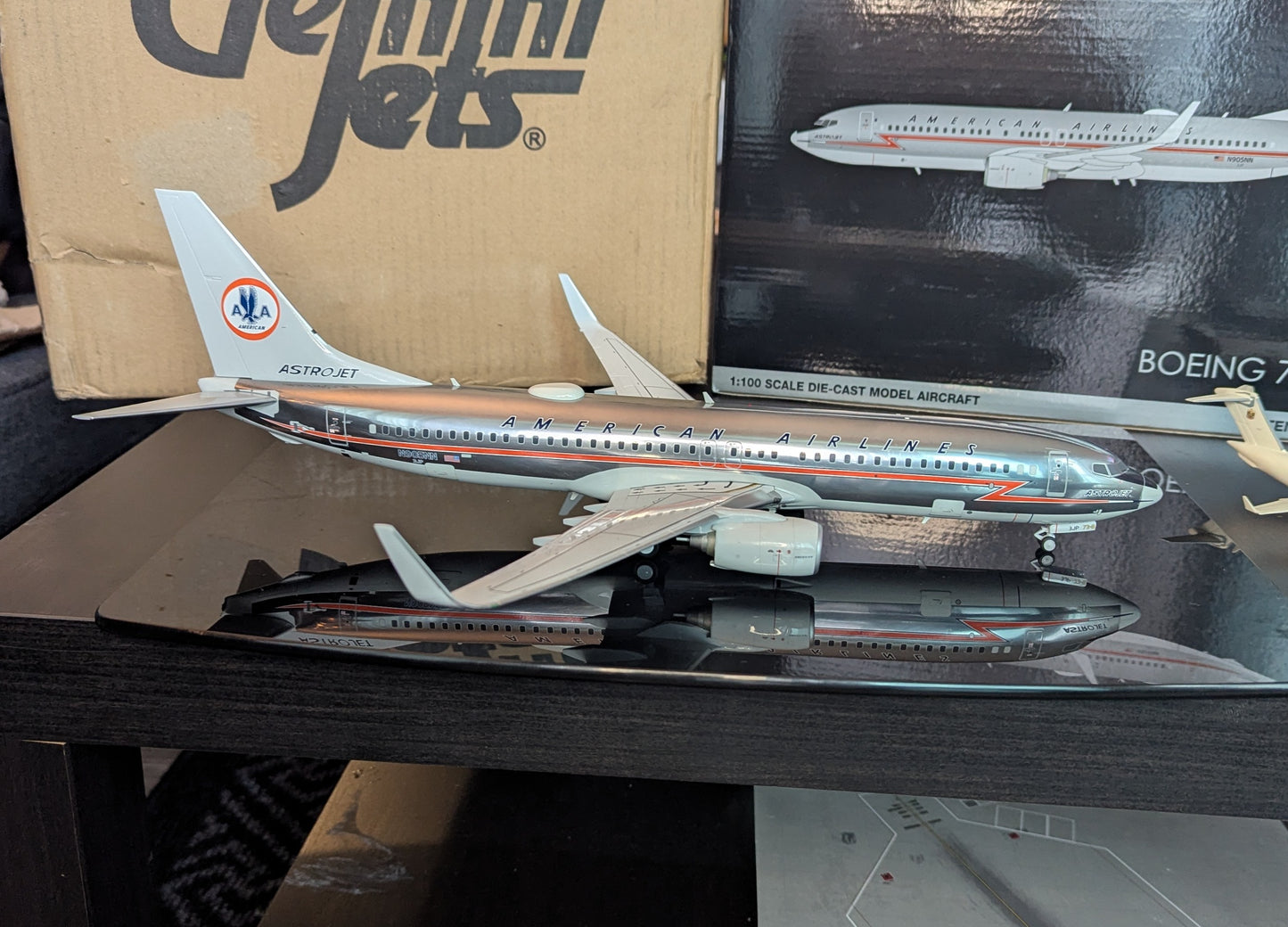 1:100 American Airlines B737-800 “Retro AstroJet Livery” Gemini100