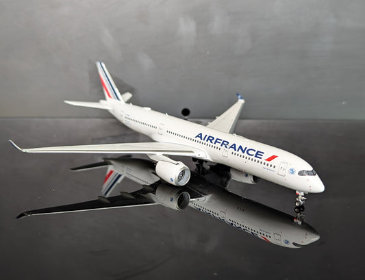 1:400 Air France A350-900 F-HTYM Phoenix Models