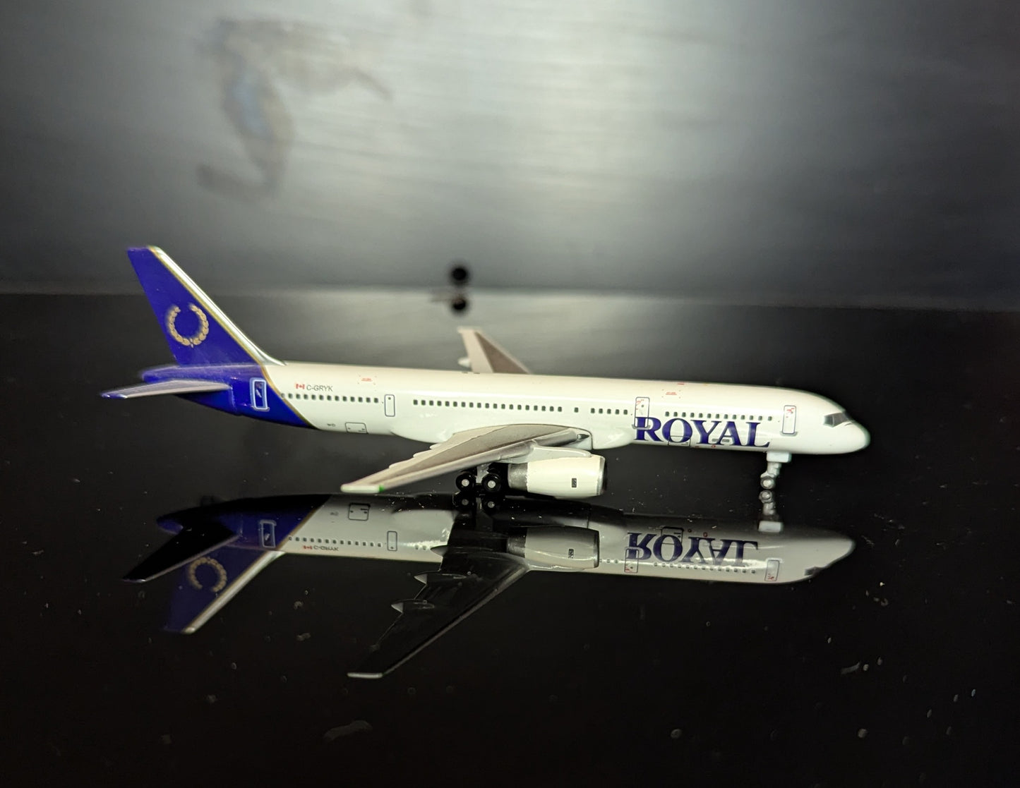 1:400 Royal Aviation B757-200 Gemini Jets