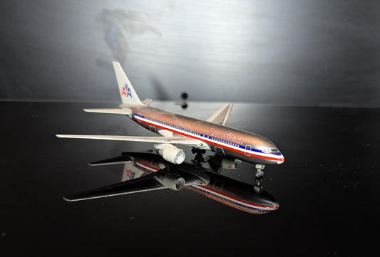 1:400 American Airlines B767-200 Dragon Wings