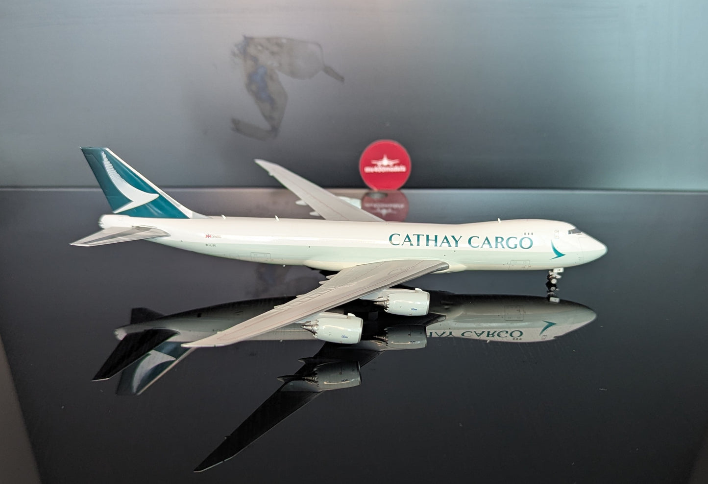 1:400 Cathay Cargo B747-8F JC Wings