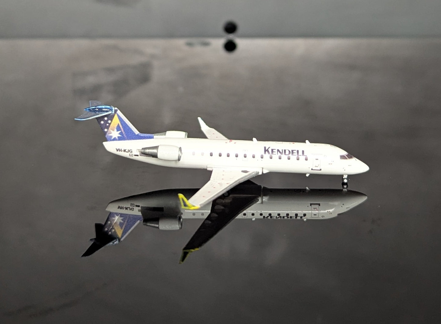 1:400 Kendell Airlines CRJ-200 3D Design Deck