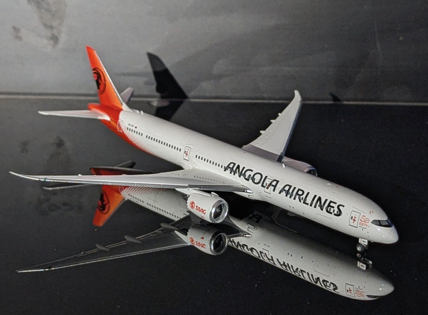 1:400 TAAG Angola Airlines B787-10 Dreamliner Phoenix Models