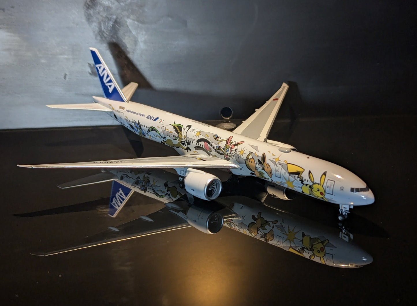 1:400 ANA All Nippon Airlines B777-300ER “Eevee Jet” New magnetic detachable landing gear Aviation 400
