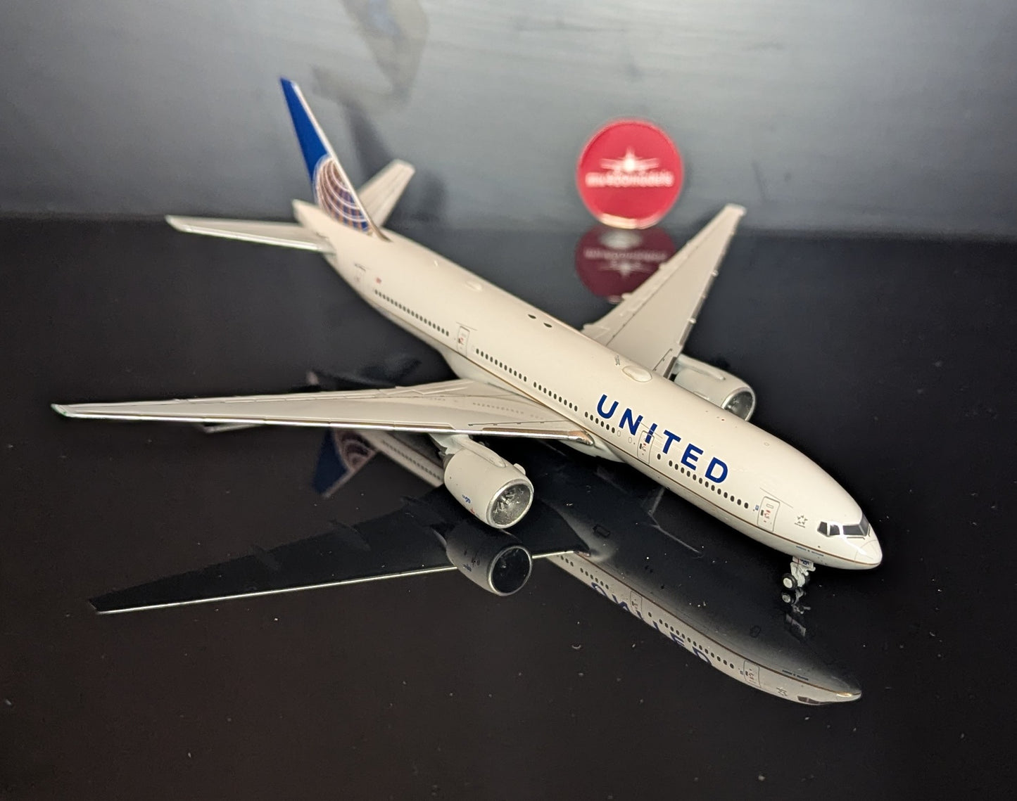 1:400 United Airlines B777-200ER “Gordon M Bethune” JC Wings