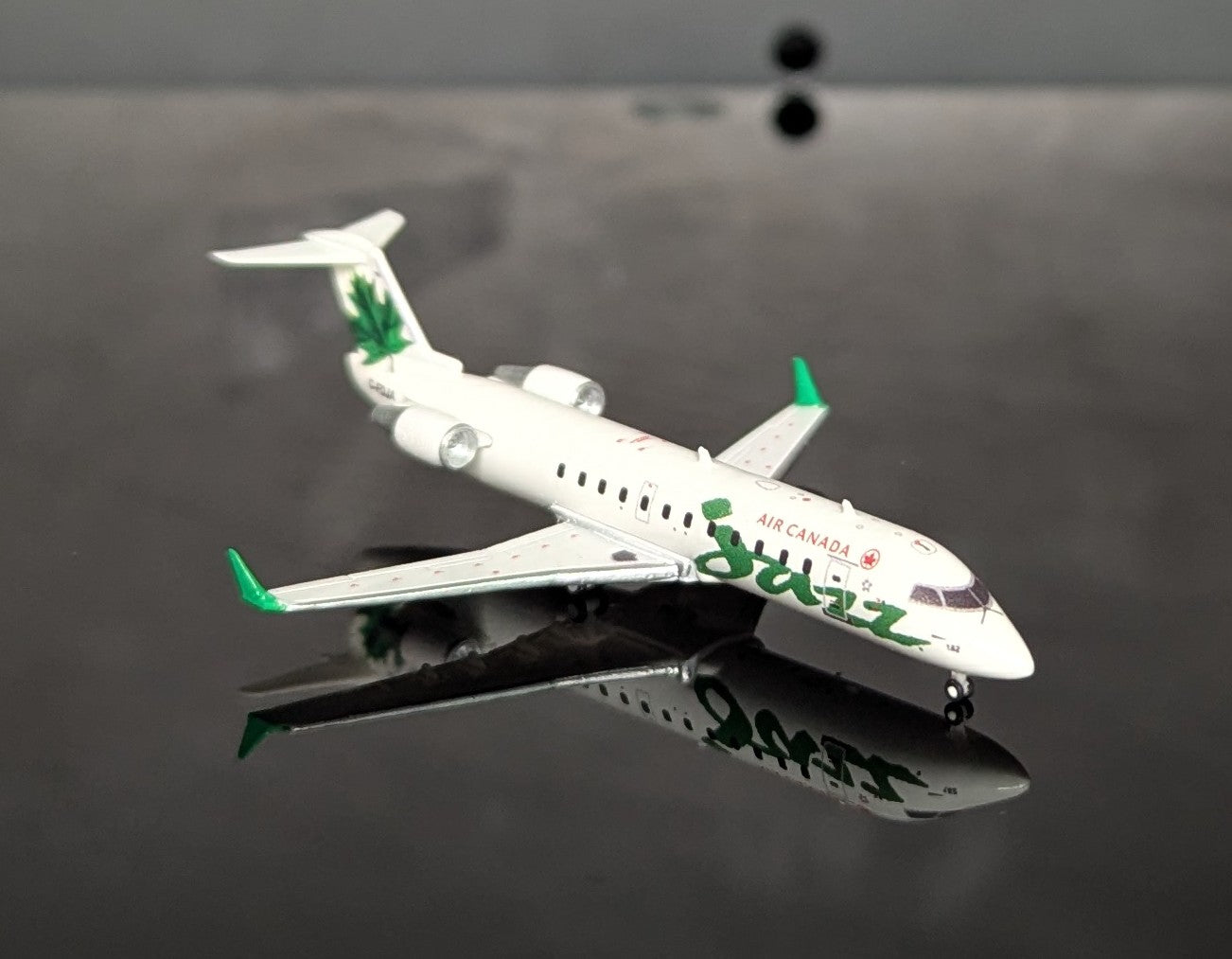 1:400 Air Canada Jazz CRJ-200 Green 3D Design Deck