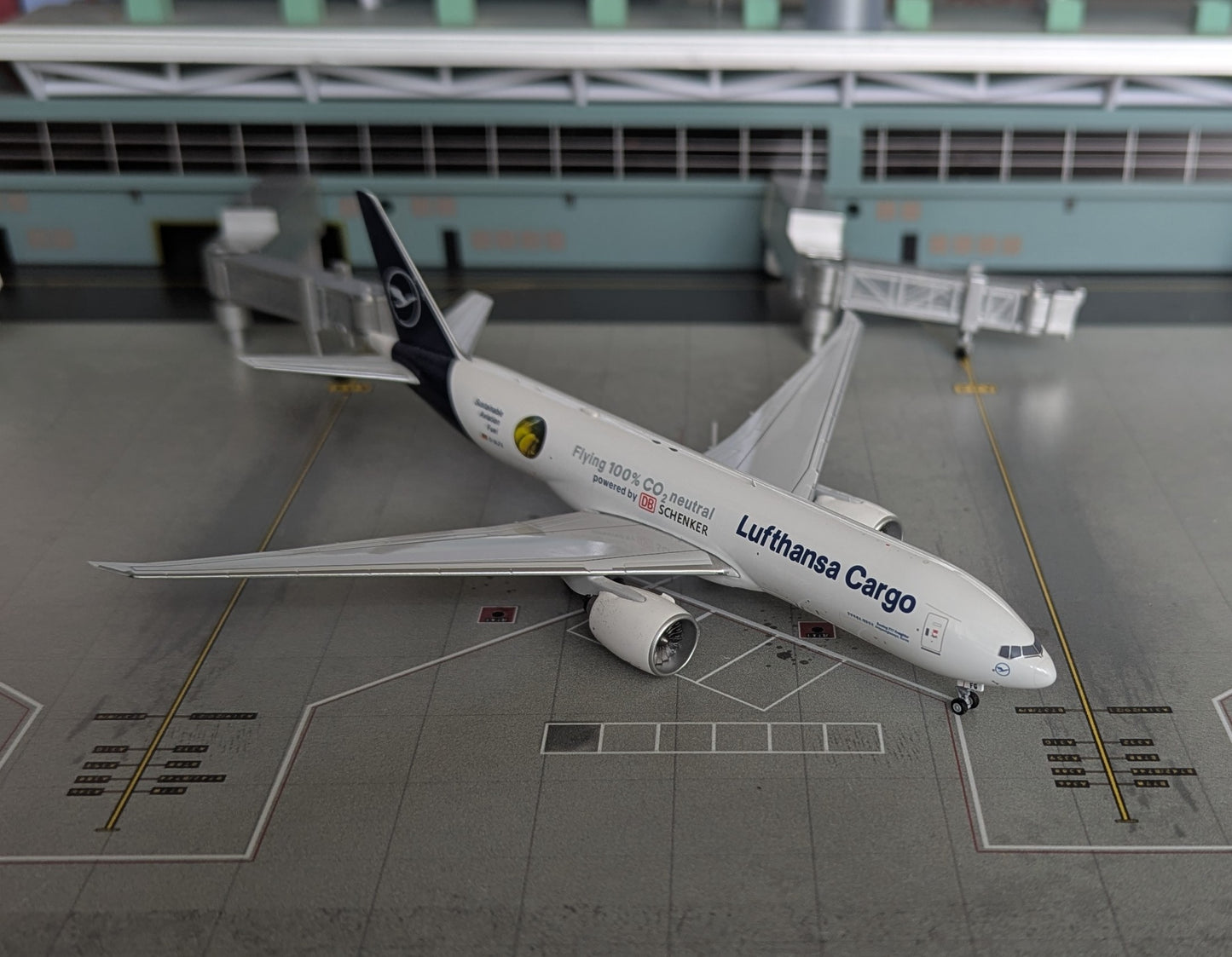 1:400 Lufthansa Cargo B777-200F "Sustainable Aviation Fuel" NG Models