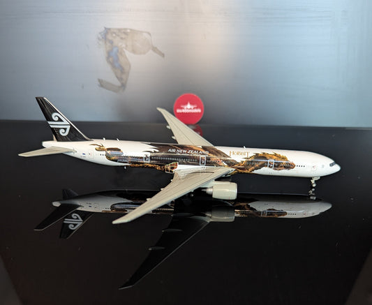1:400 Air New Zealand B777-300ER “Desolation of Smaug”   JC Wings Old Release**