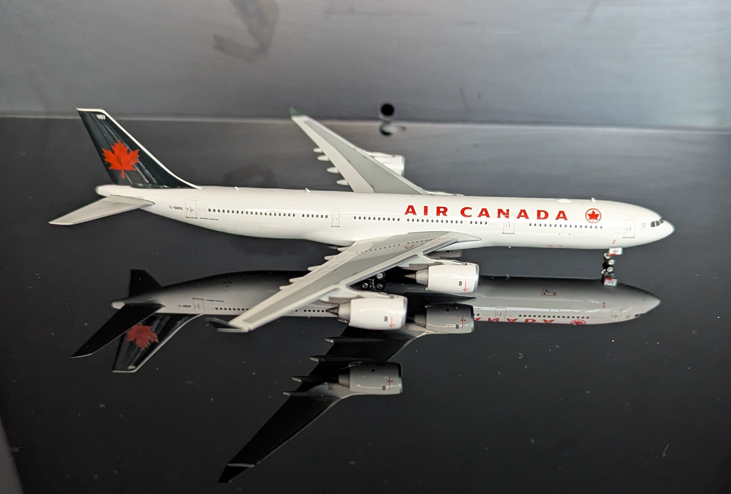 1:400 Air Canada A340-500 "90s Livery" Phoenix Models