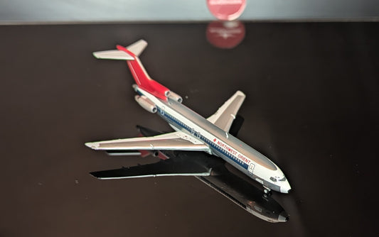 1:400 Northwest Orient B727-200 N298US “1980s Thermometer Livery” Gemini Jets