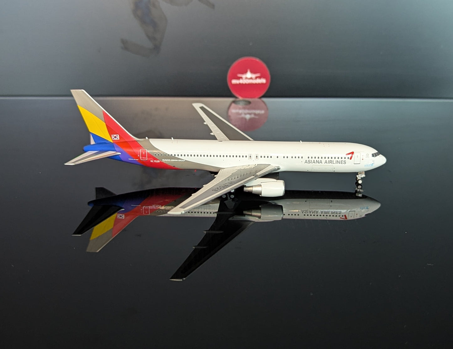 1:400 Asiana Airlines B767-300 HL7528 C Model