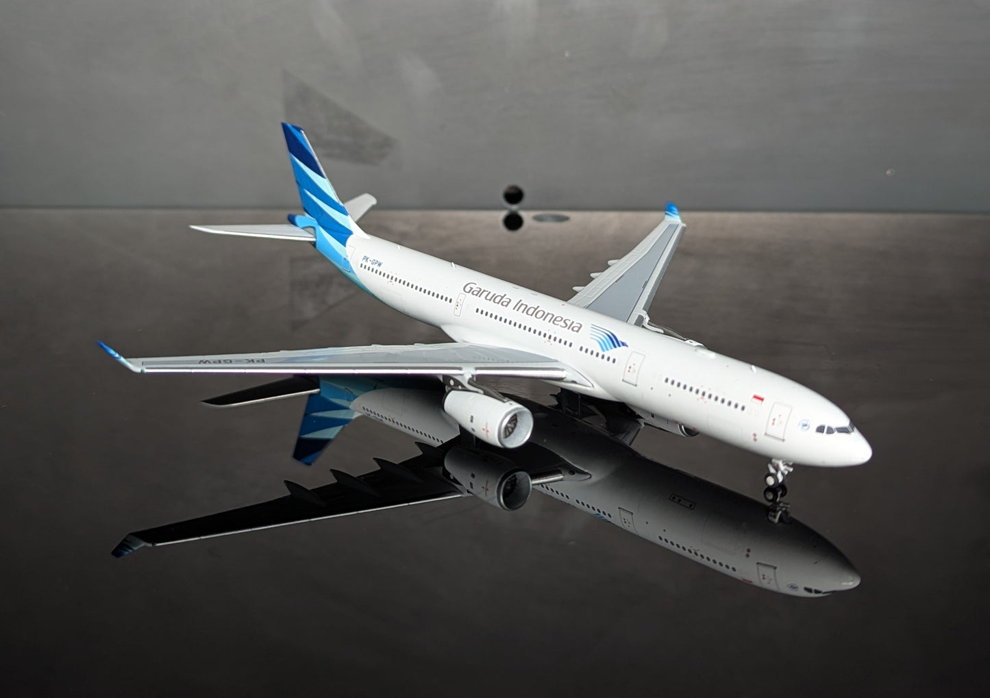 1:400 Garuda Indonesia A330-300 PK-GPW Airlines NG Models