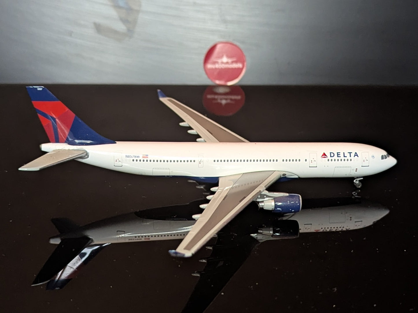 1:400 Delta Air Lines A330-200 N857NW Gemini Jets