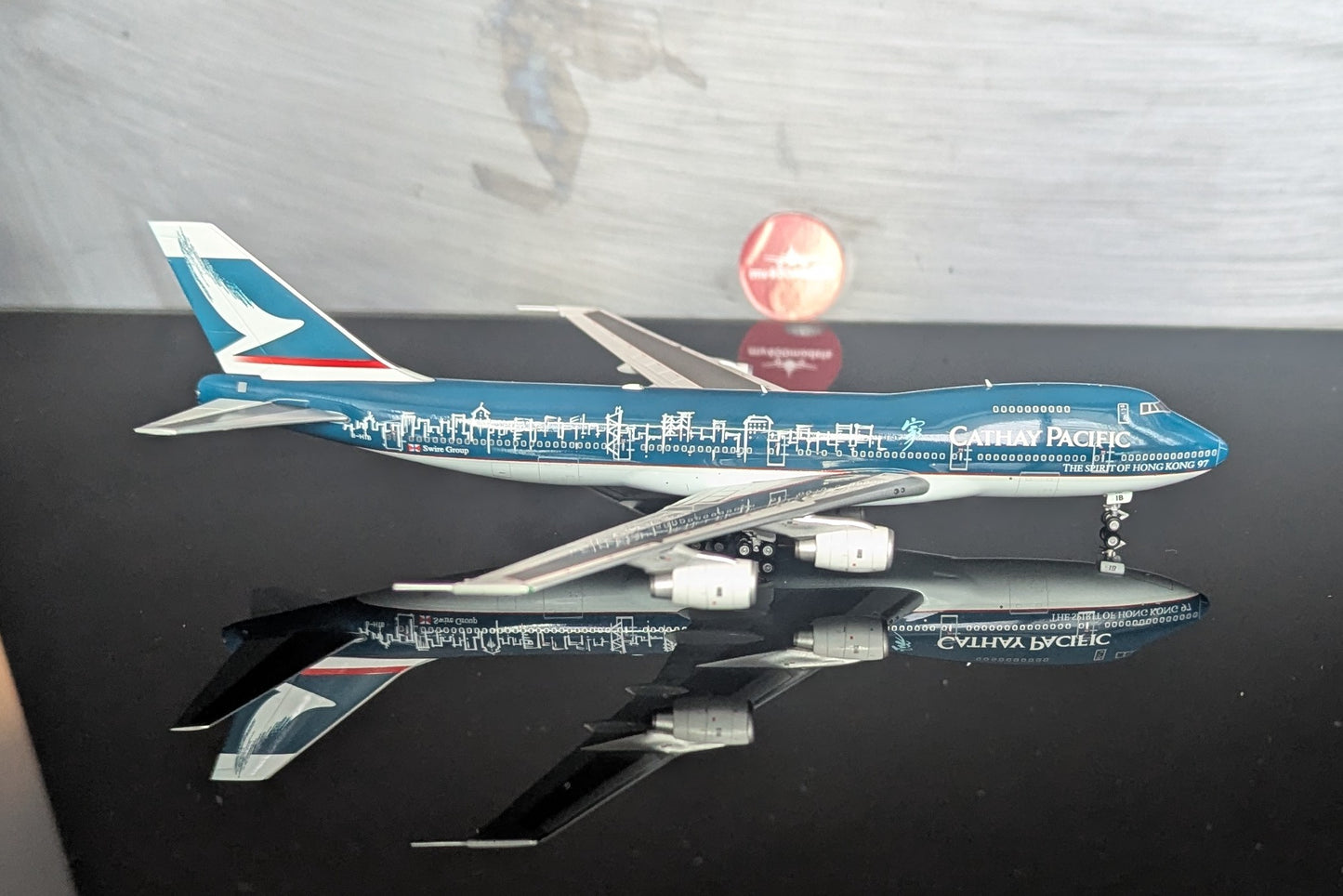 1:400 Cathay Pacific B747-200 "Spirit of Hong Kong" YY Wings