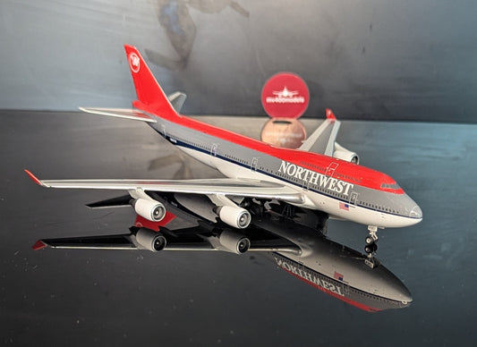 1:400 NorthWest Airlines B747-400 Phoenix Models