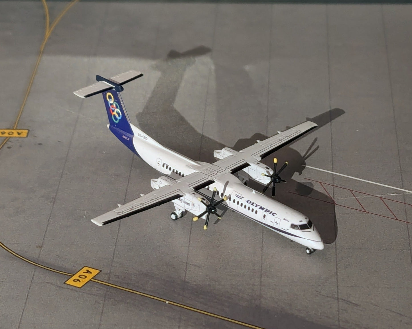 1:400 Olympic Air Dash 8 Q400 3D Design Deck