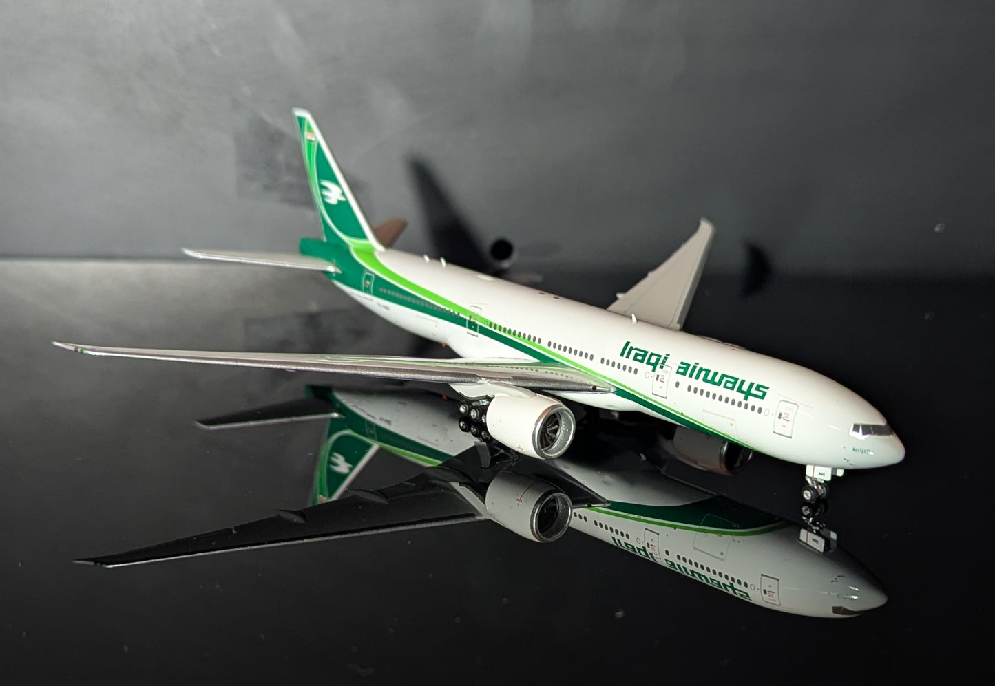 1:400 Iraqi Airways B777-200LR Phoenix Models
