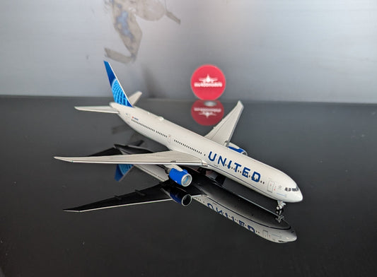 1:400 United Airlines B767-400ER "Evo Blue" Pandamodel