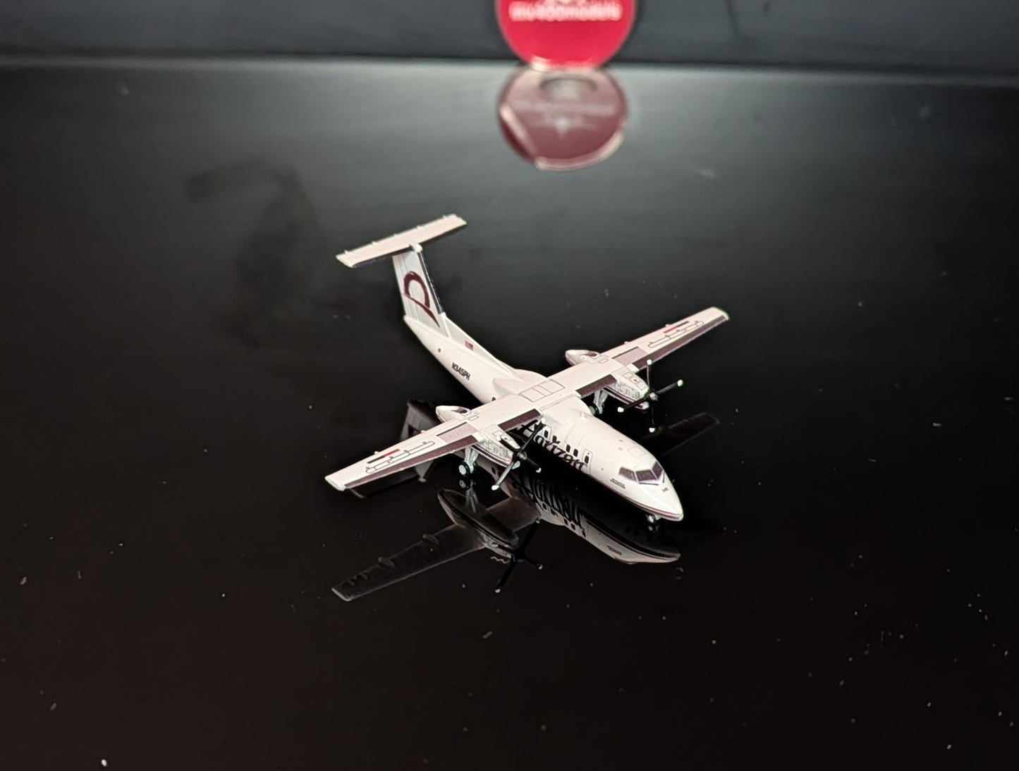 1:400 Horizon Dash 8 Q100 3D Design Deck