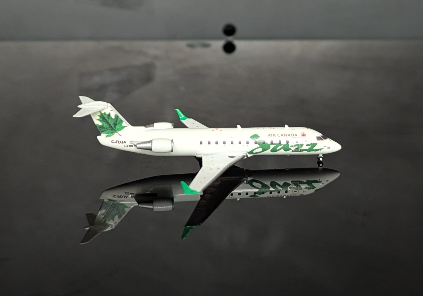 1:400 Air Canada Jazz CRJ-200 Green 3D Design Deck