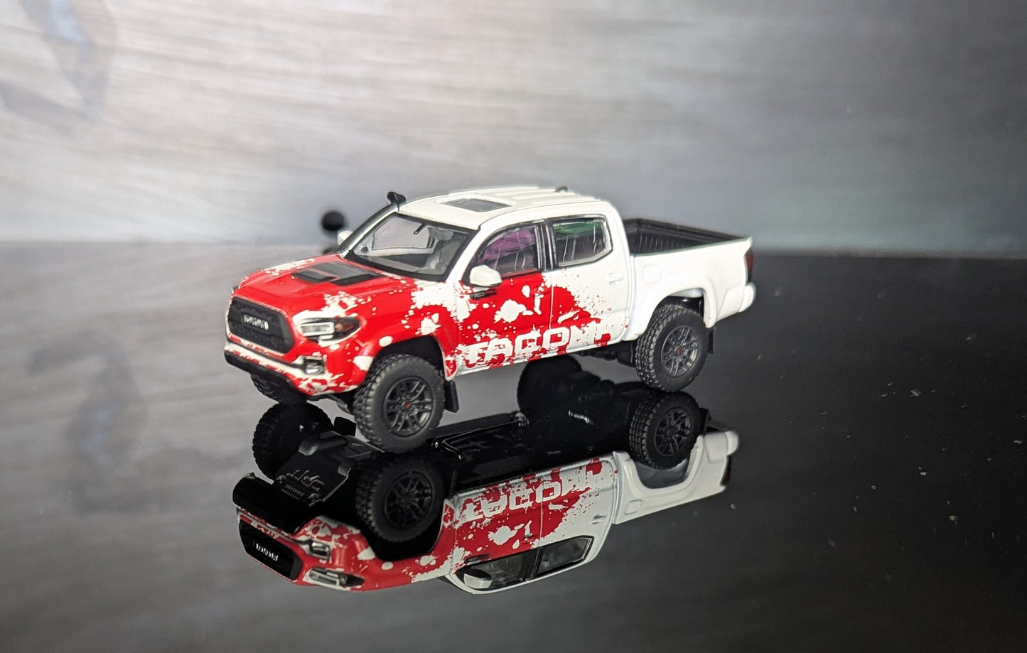 1/64 Toyota Tacoma White&Red Unique Model -Diecast Model Car