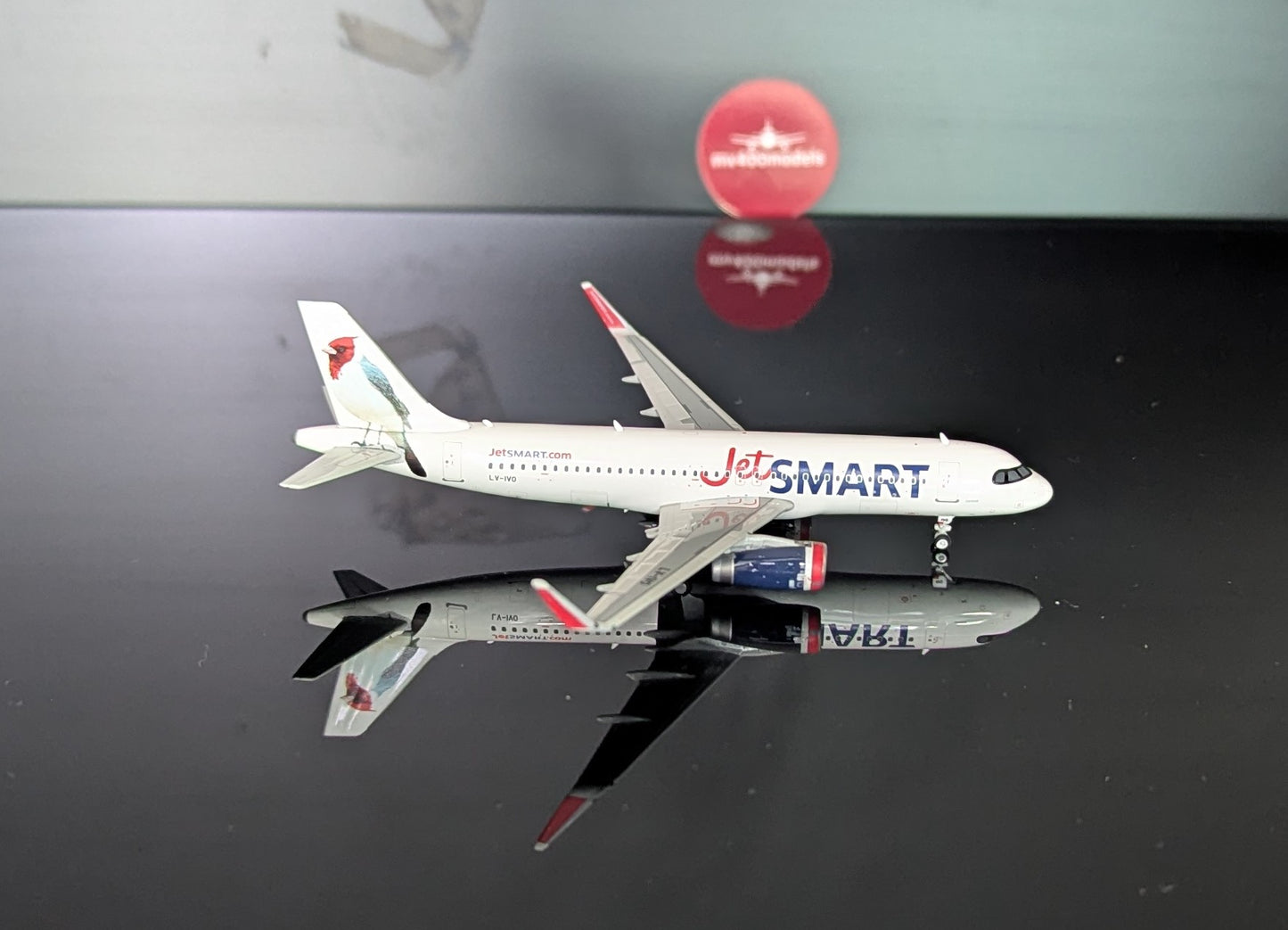 1:400 JetSmart A320-200 LV-IVO Phoenix Models