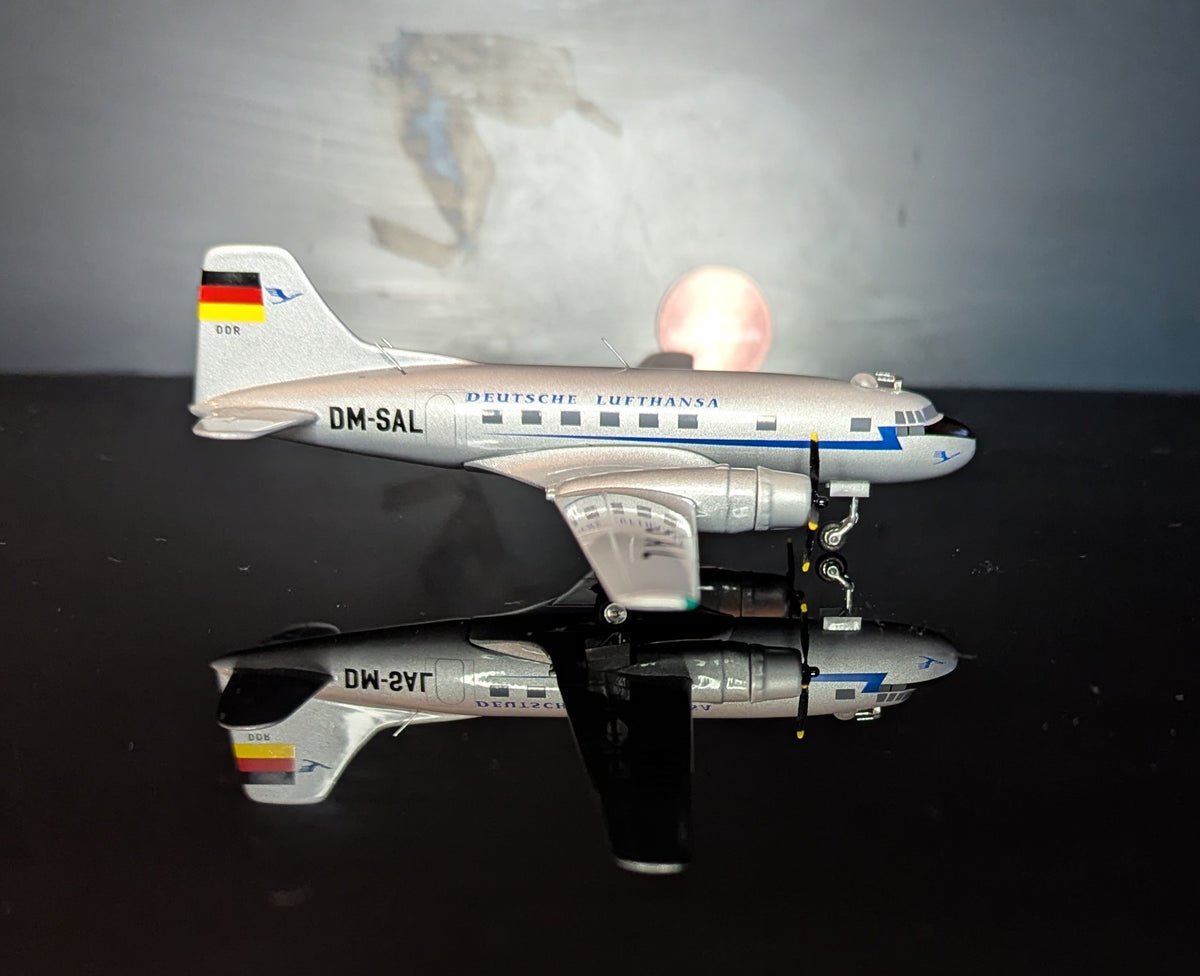 1:200 Deutche Lufthansa IL-14 Phoenix Models