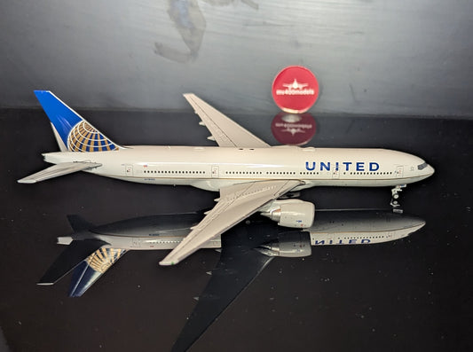 1:400 United Airlines B777-200ER “Gordon M Bethune” JC Wings