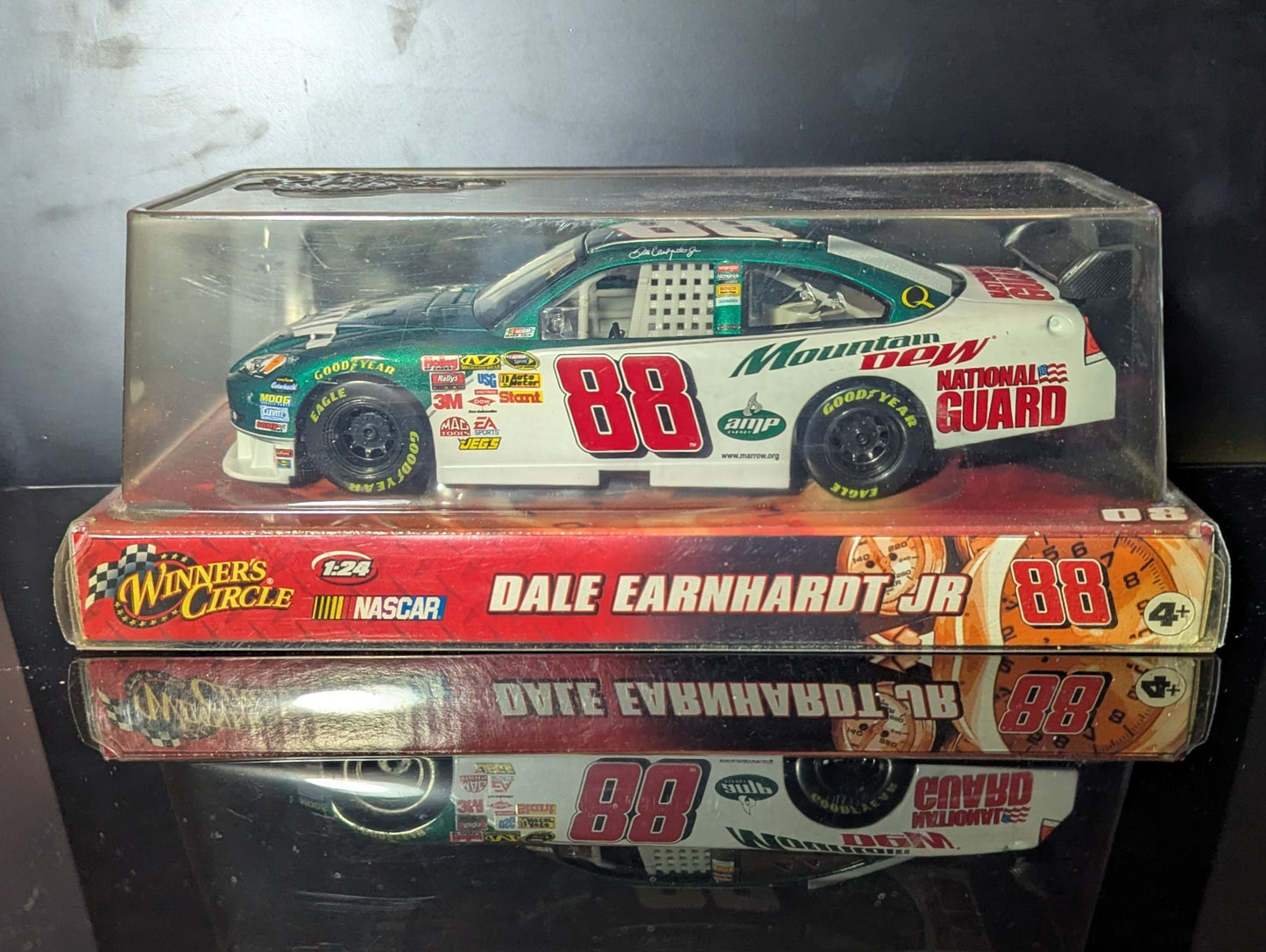 1/24 NasCar #88 Dale Earnhardt Jr Winner's Circle Models -Diecast Model Car