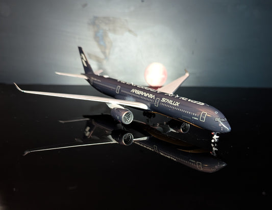 1:400 Starlux A350-1000 “AIRSORAYAMA Silver” Phoenix Models