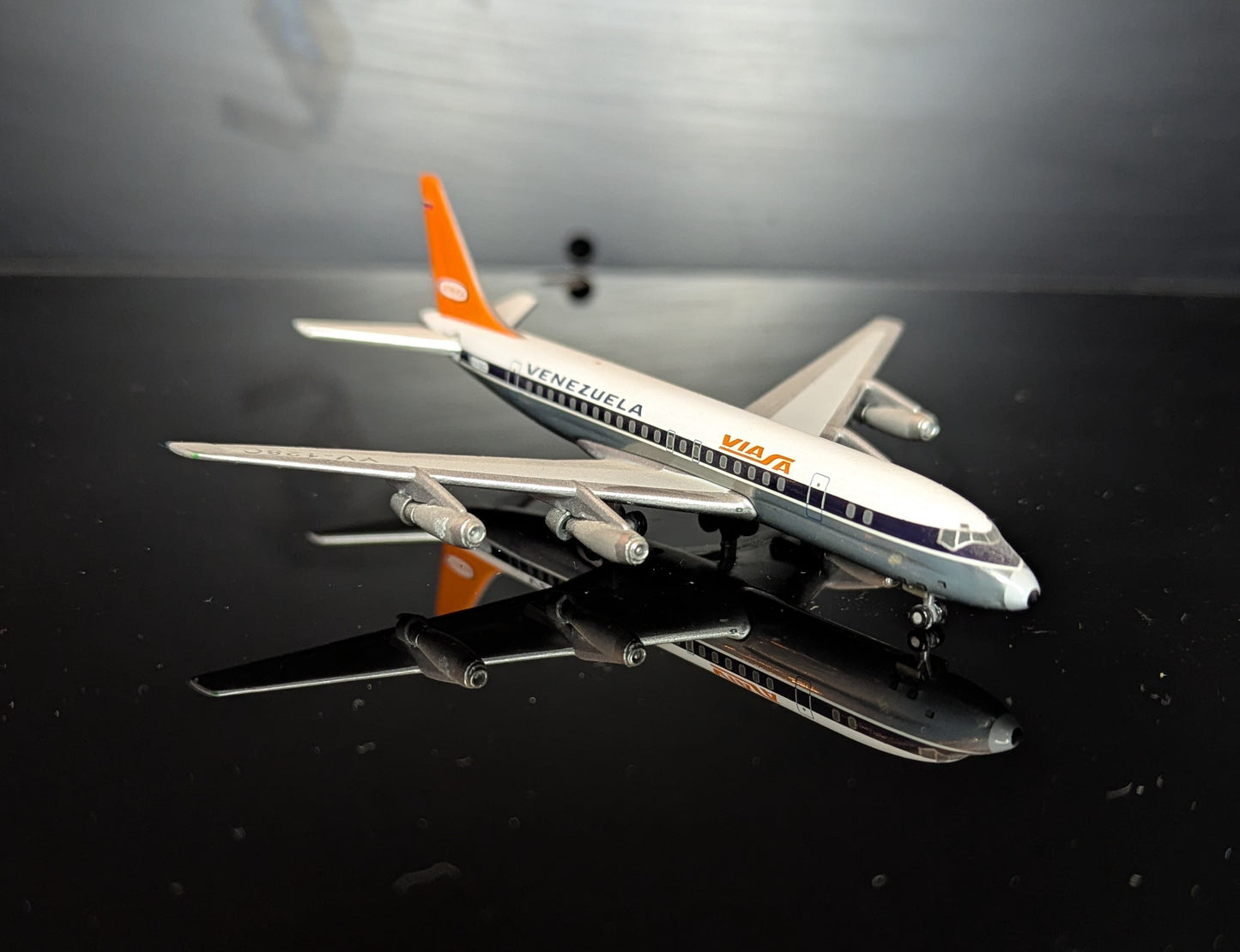 1:400 VIASA DC-8-32 Gemini Jets