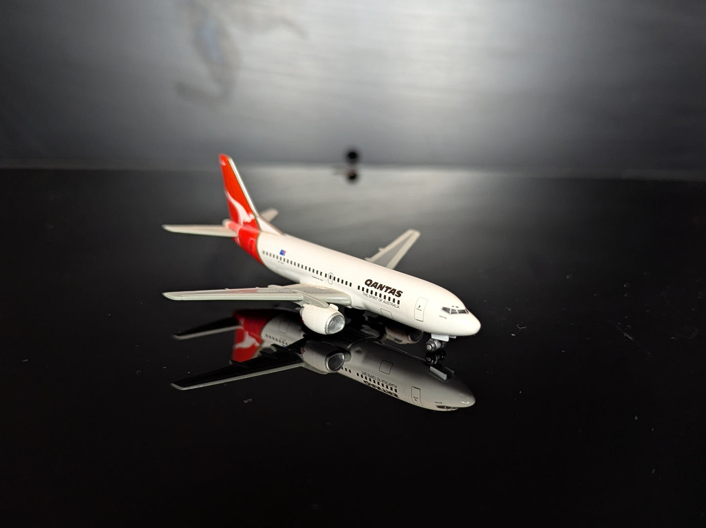 1:400 Qantas B737-300 Dragon Wings
