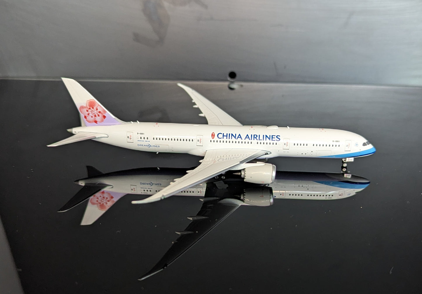 1:400 China Airlines B787-9 Dreamliner Phoenix Models