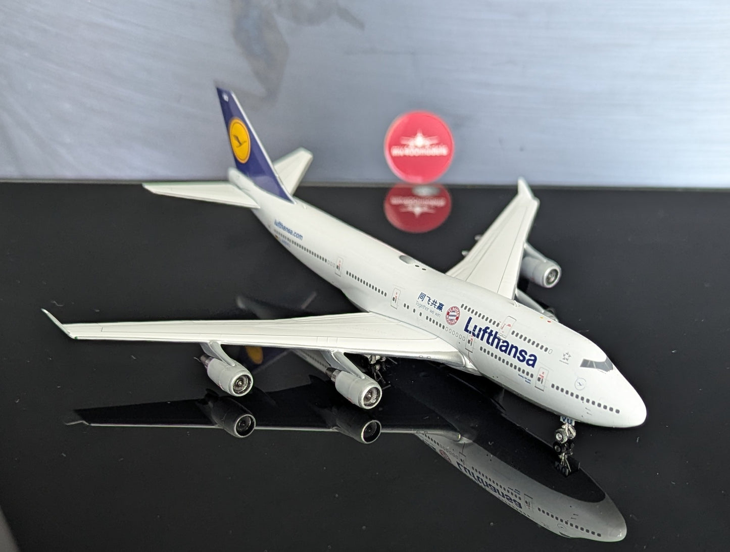 1:400 Lufthansa B747-400 "Together We Win" Phoenix Models