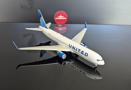 1:400 United Airlines B767-300ER “Evo Blue”Gemini Jets