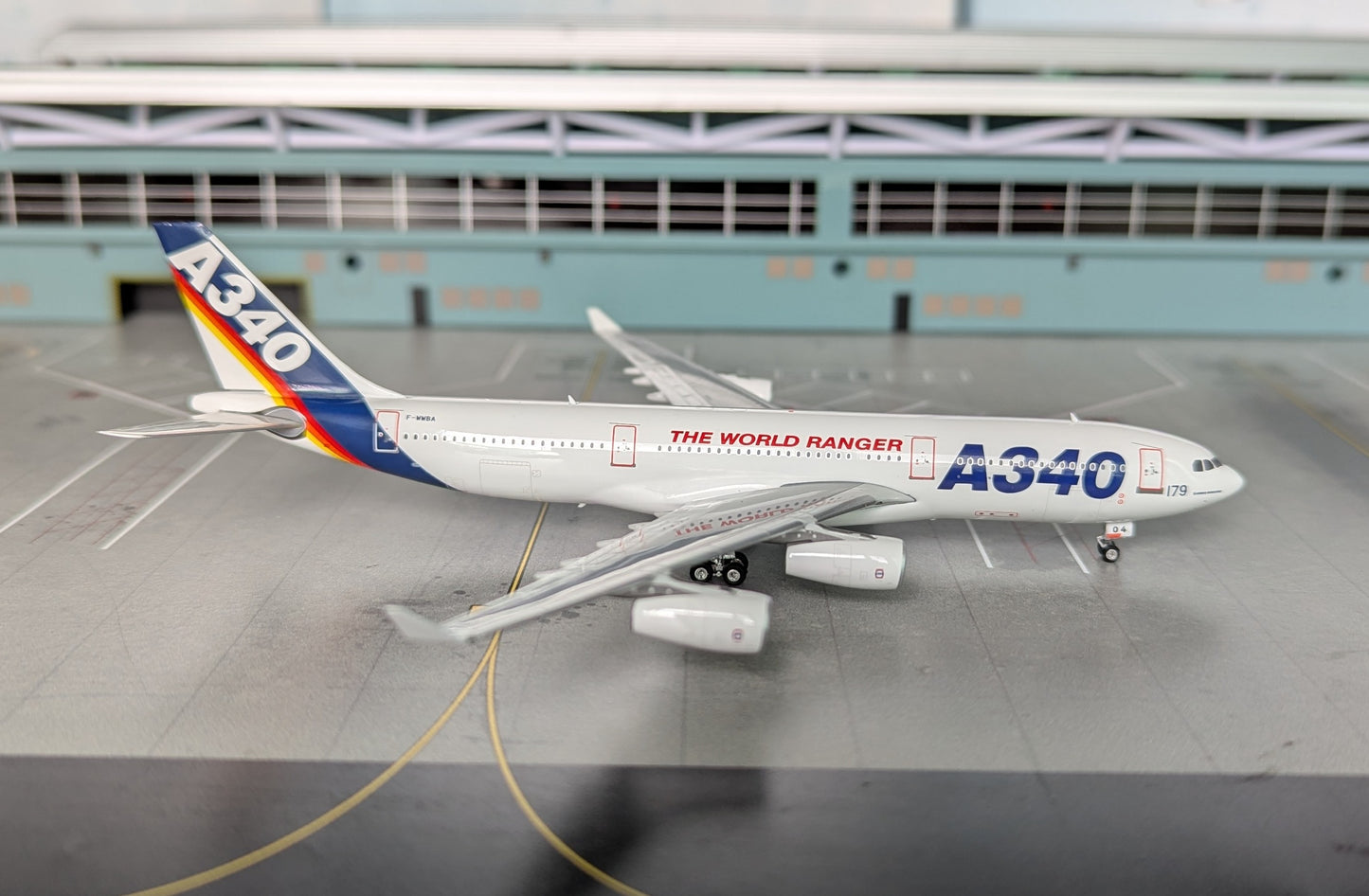 1:400 Airbus Industries A340-200 Phoenix Models