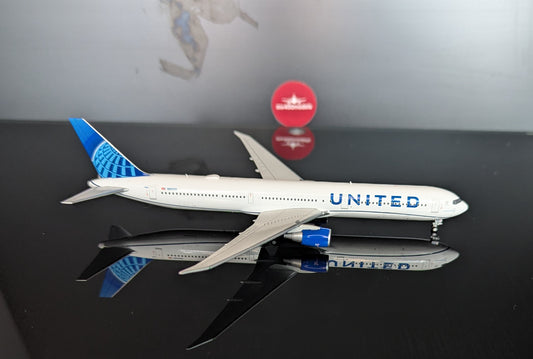 1:400 United Airlines B767-400ER "Evo Blue" Pandamodel