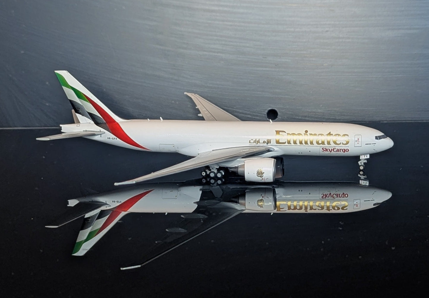 1:400 Emirates Sky Cargo B777-200LRF Gemini Jets