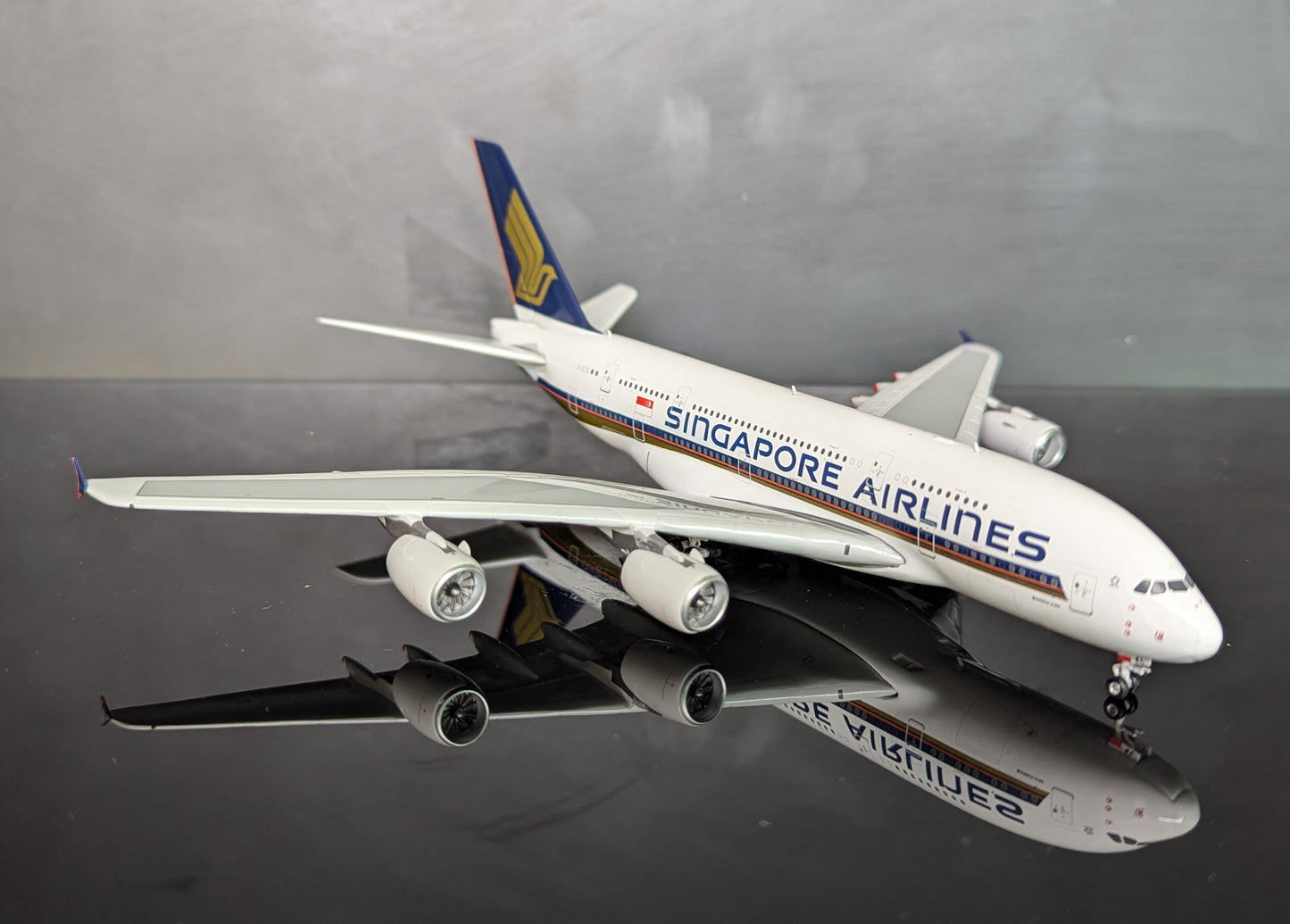 1:400 Singapore Airlines A380-800 Phoenix Models