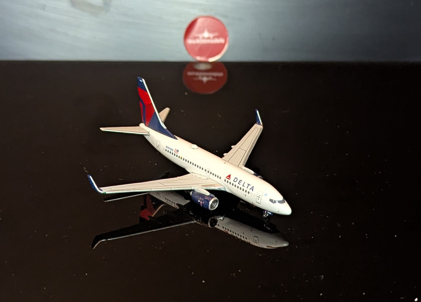 1:400 Delta Air Lines B737-700 N301DQ Gemini Jets