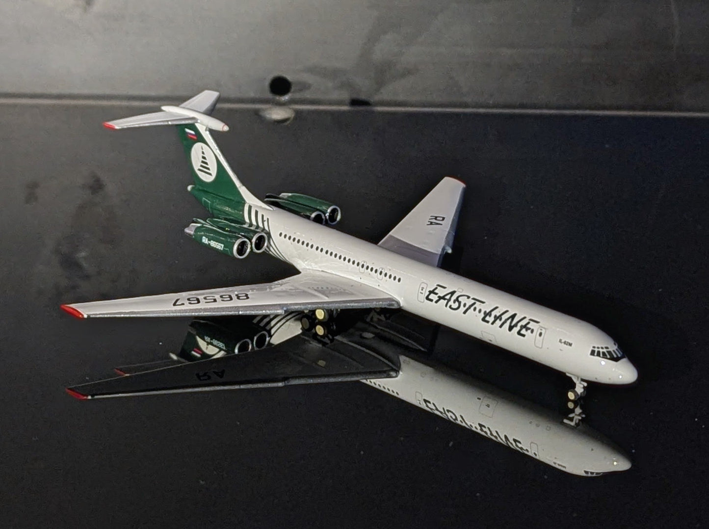 1:400 East Line Airlines IL-62M Phoenix Models