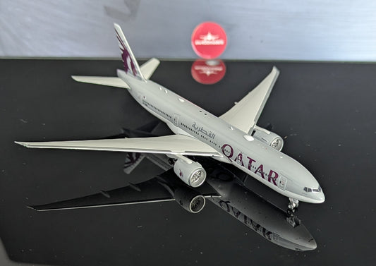 1:400 Qatar Airways B777-200LR Phoenix Models