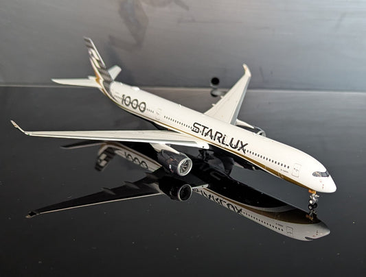 1:400 Starlux A350-1000 Phoenix Models