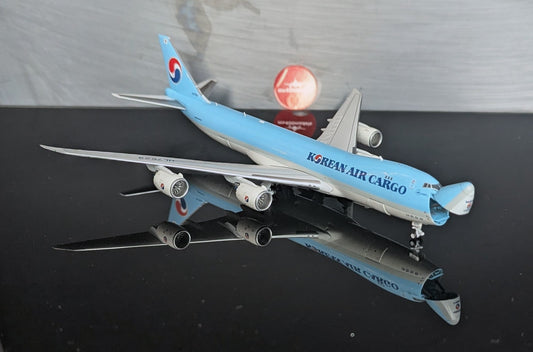 1:400 Korean Air B747-8F Interactive Series YY Wings