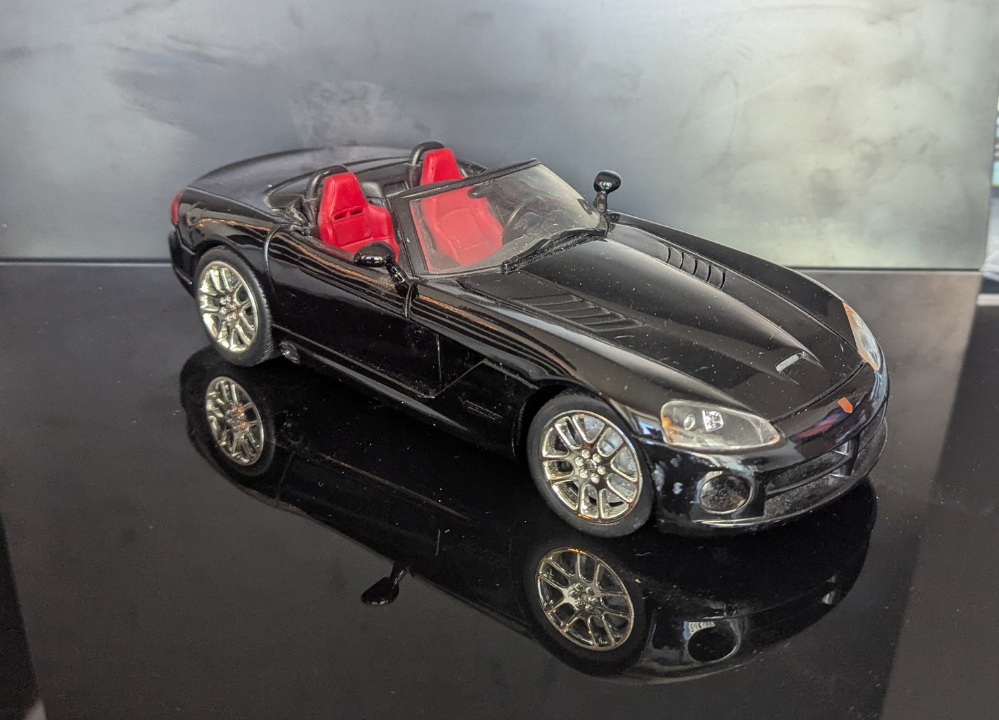 1/18 Dodge Viper HotWheels No Box* -Diecast Model Car