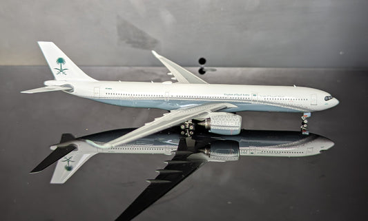 1:400 Desert Wings Aviation A330-900neo Phoenix Models